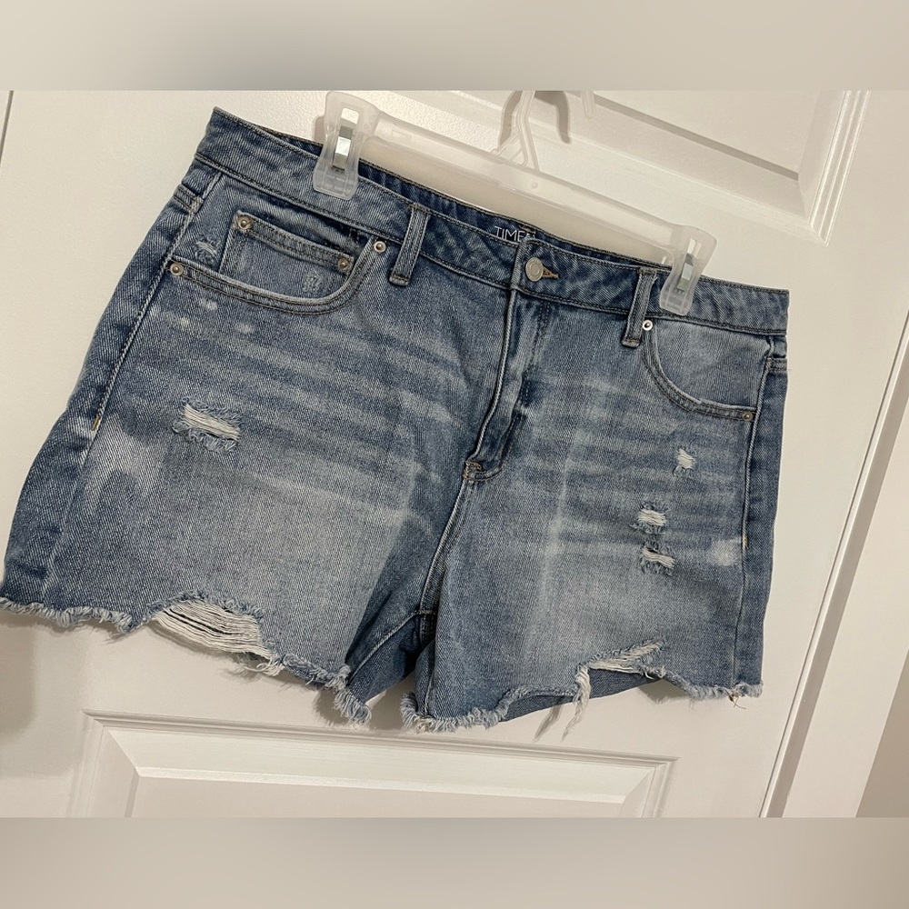 Time and Tru high rise jean shorts 14